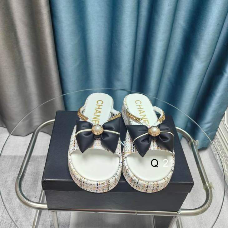 Picture of Chanel Slippers _SKUChanelsz35-40YS03383075